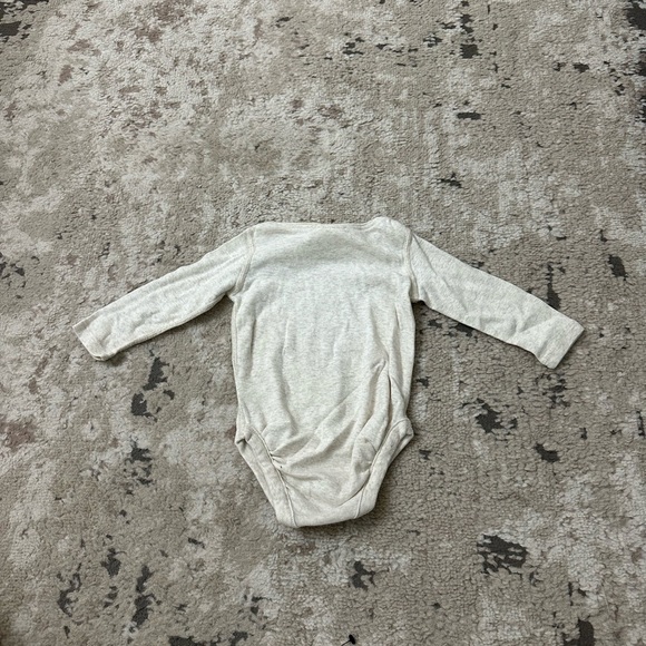 Hanna Andersson Baby Oatmeal Long Sleeve Bodysuit Size 3/6 Months - Picture 2 of 3